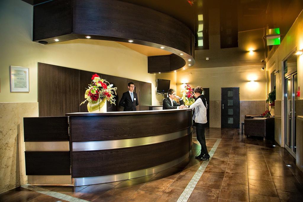 Hotel Monttis Sucha Beskidzka Exterior foto