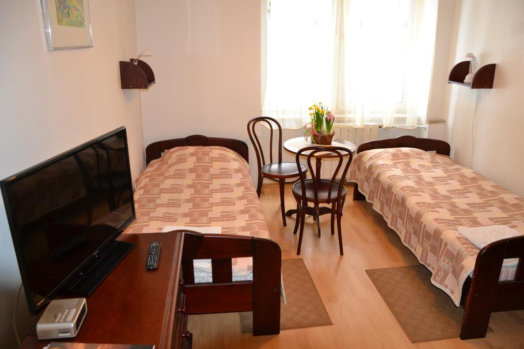 Hotel Monttis Sucha Beskidzka Zimmer foto