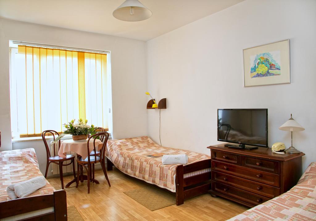 Hotel Monttis Sucha Beskidzka Zimmer foto