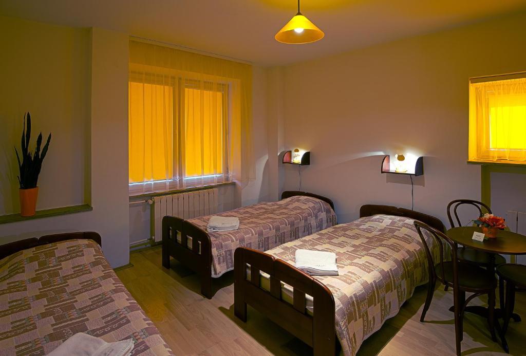 Hotel Monttis Sucha Beskidzka Zimmer foto