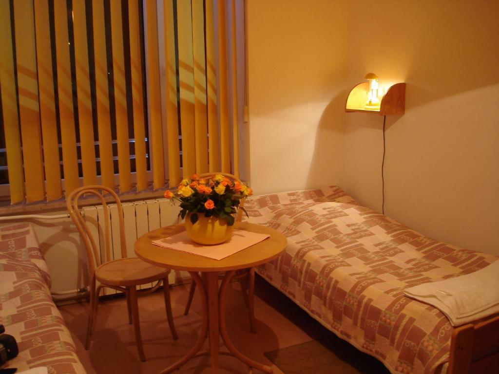 Hotel Monttis Sucha Beskidzka Zimmer foto